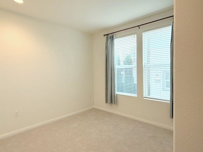 Building Photo - Beautifully Upgraded Contemporary Home in Wallis Ranch ! Close to Quarry Lane School !