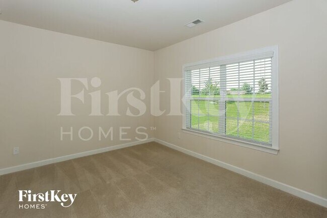 Building Photo - 9863 Travertine Trail