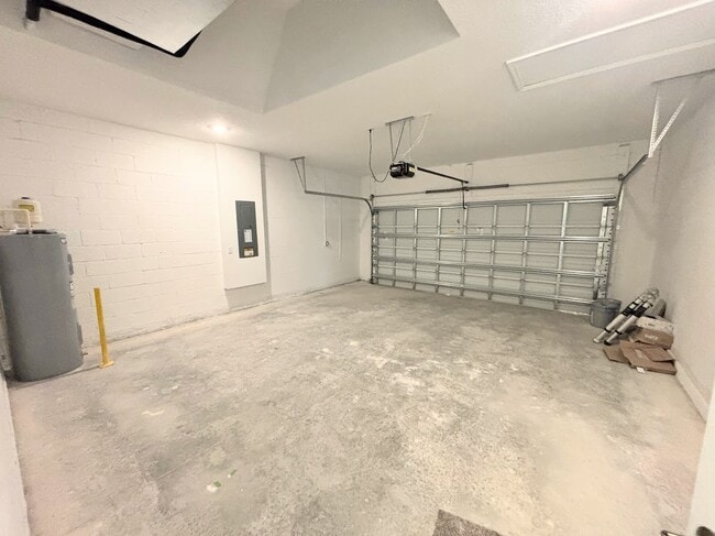 Building Photo - 9299 Lorenzo Wy