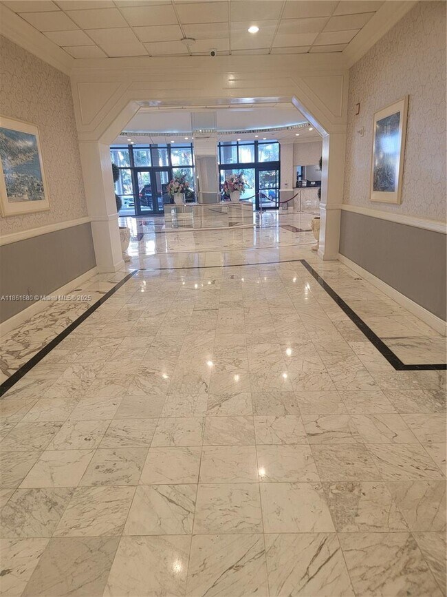 Building Photo - 3800 S Ocean Dr