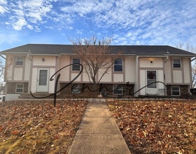 Building Photo - 2412 SW Jackson St