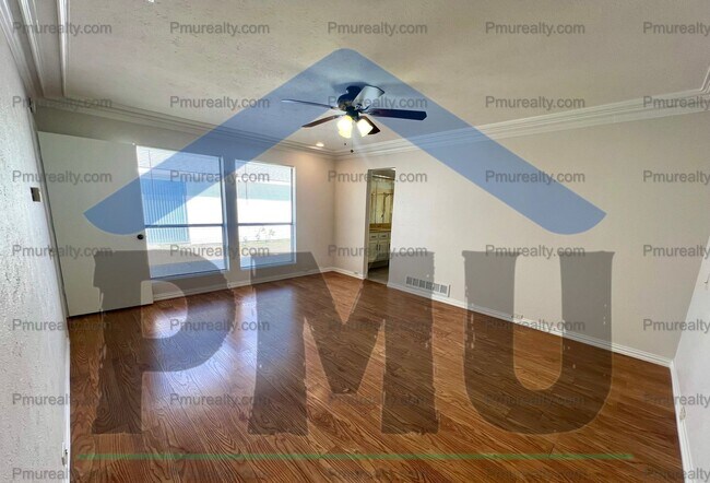 Building Photo - AVAILABLE NOW!!! Stunning 4-Bed, 3-Bath Ho...