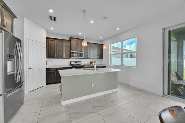 Building Photo - 14119 SW Safi Ter