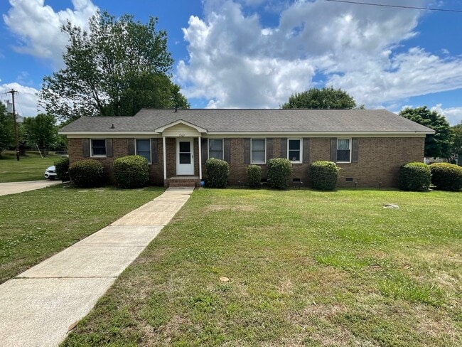 Primary Photo - Come take a look at this gorgeous 2 Bedroo...