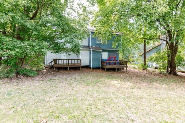 Building Photo - Spacious and conveniently located 3-bedroom, 2.5-bath duplex in Southwest Raleigh!