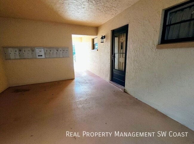 Building Photo - 12471 McGregor Blvd