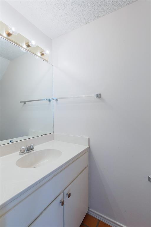 Building Photo - 706 W Lynn St