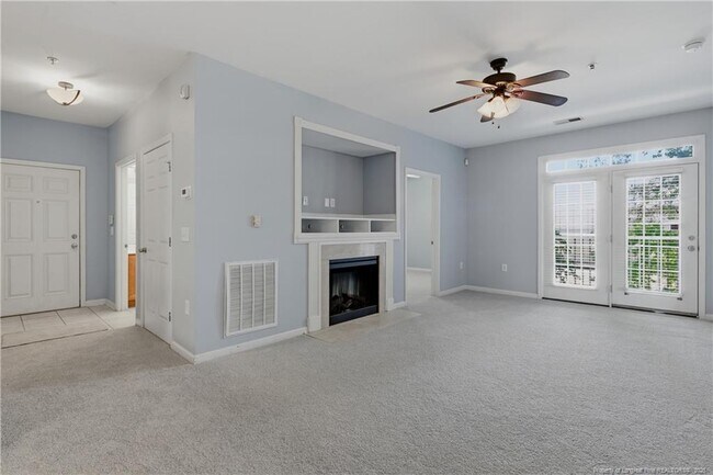 Building Photo - 625 Marshtree Ln