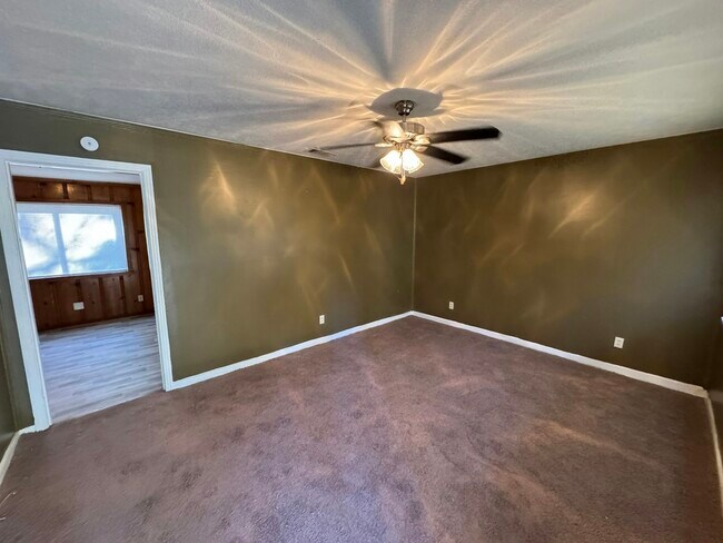 Building Photo - 1547 Dianne Dr