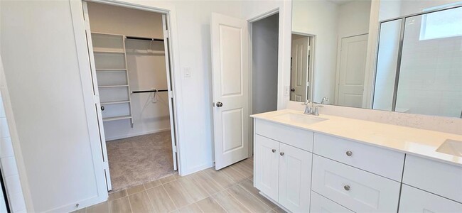 Building Photo - 6319 Seafoam Lake Dr
