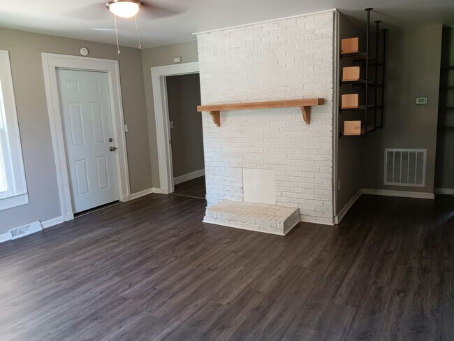 Building Photo - 3 Gallivan St