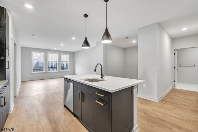 Building Photo - 51 Okner Pkwy