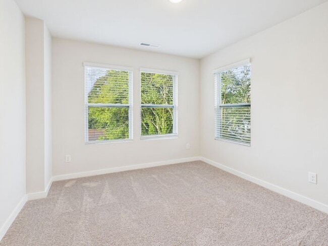 Building Photo - Brand New Beautiful Townhome! End Unit! Attached Garage!