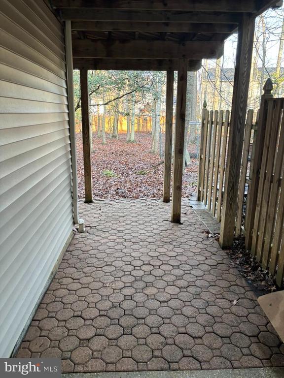 Building Photo - 8002 Bullfinch Pl