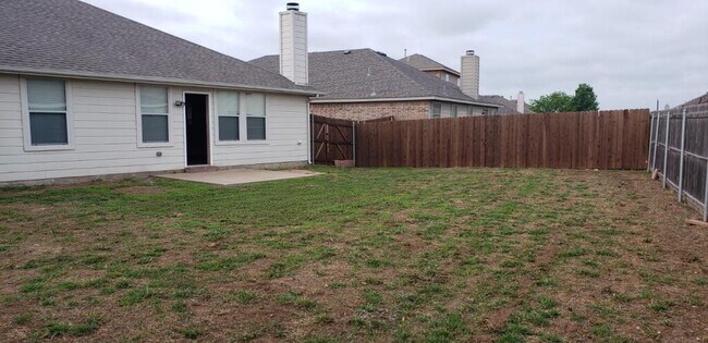 Building Photo - 513 Paddle Dr