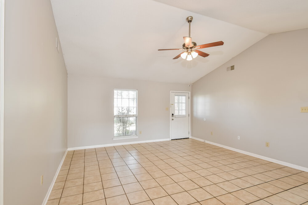 Building Photo - 7110 Redfern Dr