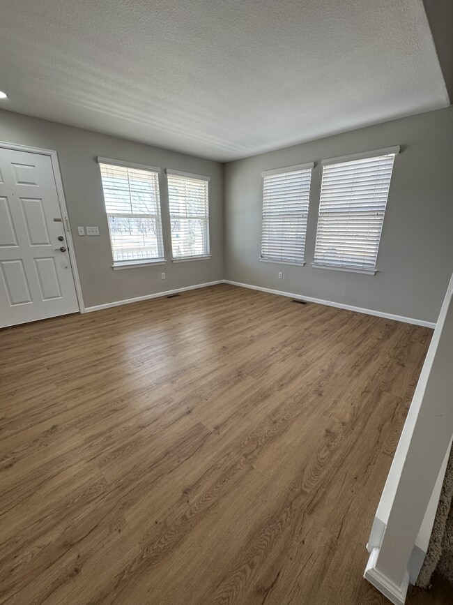 Building Photo - 1416 S Ensenada St