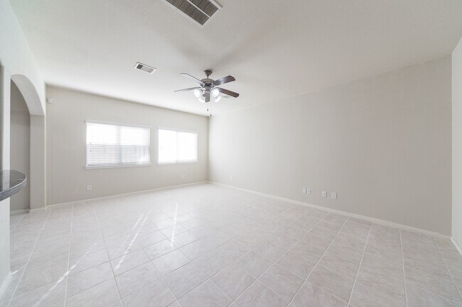 Building Photo - 7239 Autumn Sun Dr
