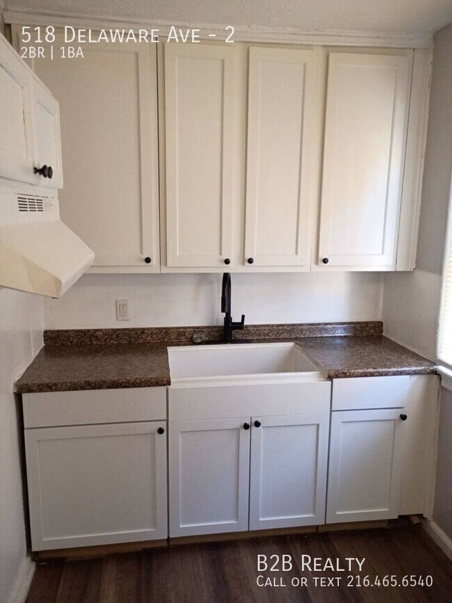 Building Photo - 518 Delaware Ave