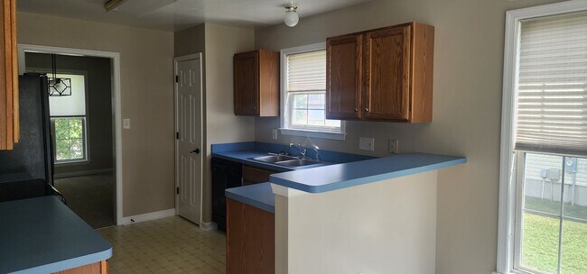 Building Photo - Spacious Home with Room to Spread Out