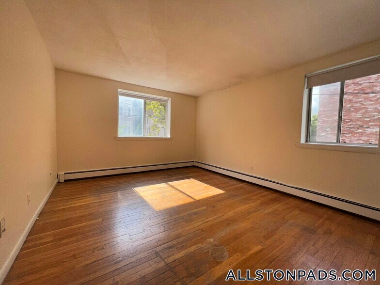 Building Photo - 88 Gardner St