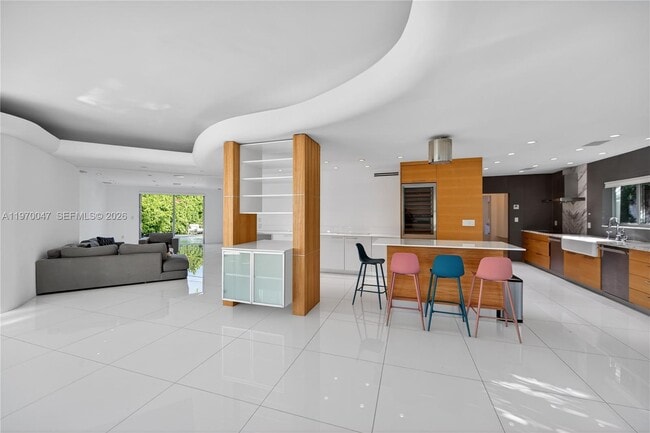 Building Photo - 1000 N Shore Dr