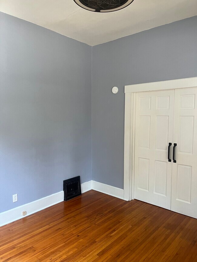 Building Photo - 1711 Fairfax St