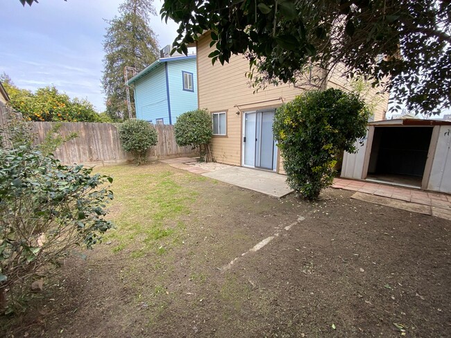 Building Photo - Charming 3 Bed/2.5 Bath on Packwood coming...
