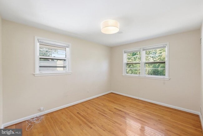 Building Photo - 11317 College View Dr