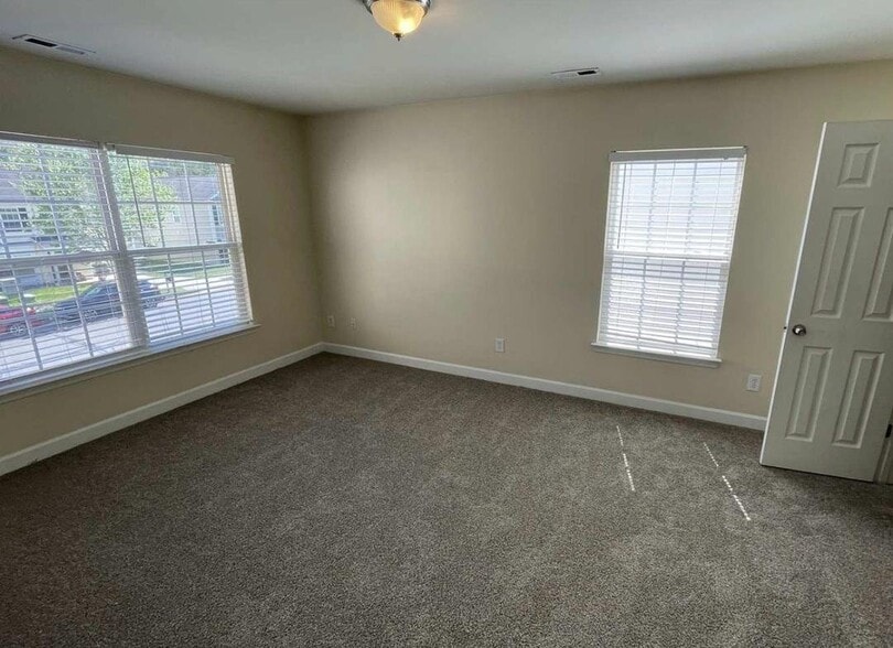 Building Photo - 974 Ramsgate Dr SW