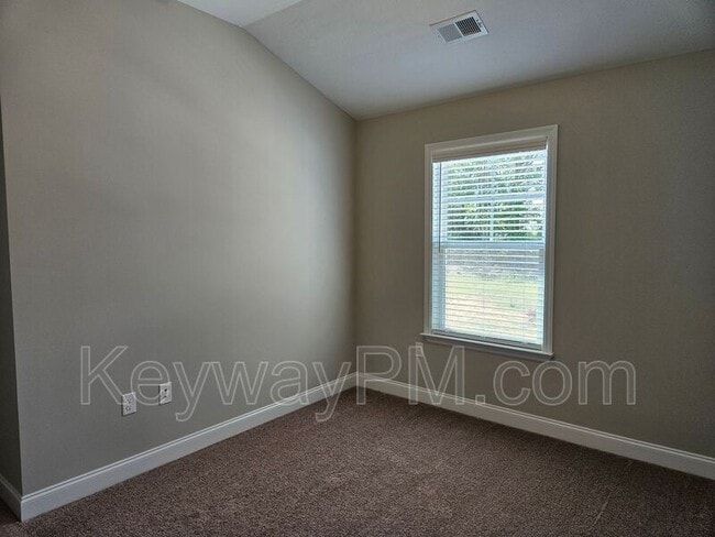 Building Photo - 3112 Venetian Dr