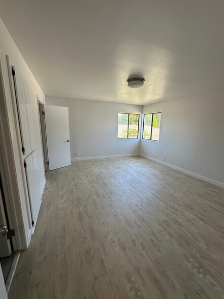 Master bedroom - 10208 Beach St