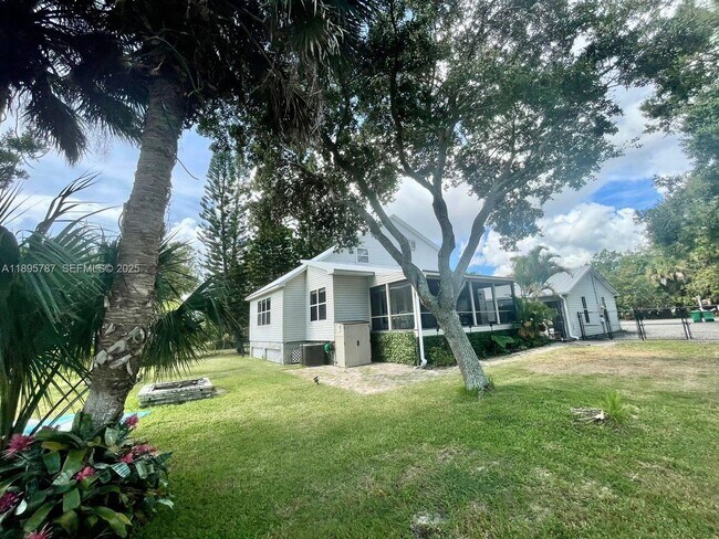 Building Photo - 4700 Regina Dr