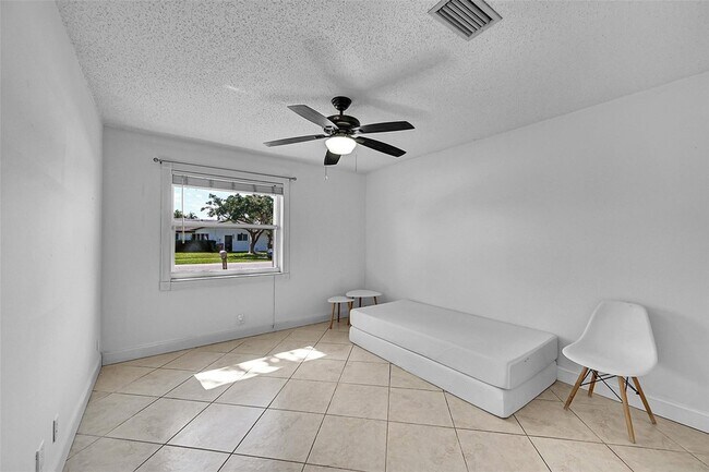 Building Photo - 1361 SW 26th Ave