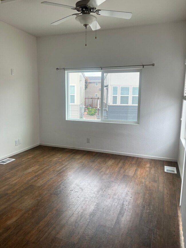 Building Photo - 1105 Morro Ave