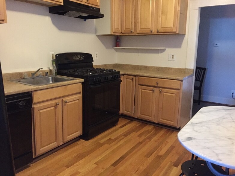 Kitchen - 519 North Washington Street