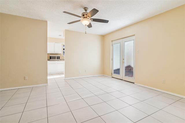 Building Photo - 2111 E Belt Line Rd