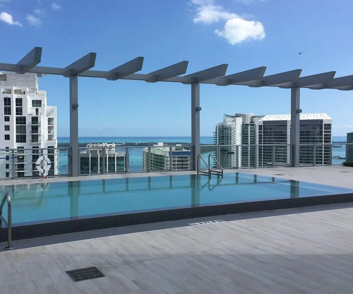 Building Photo - 1100 S miami Ave
