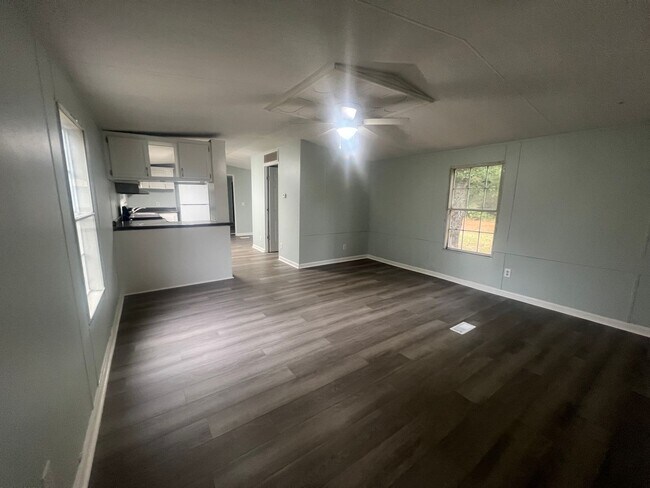 Building Photo - Home For Rent With Spacious Yard