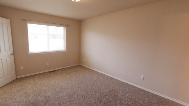 Building Photo - Beautiful Home in West Valley