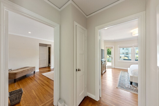 Building Photo - 2255 Beach St