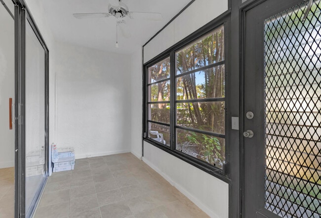 Building Photo - 15364 Lakes of Delray Blvd