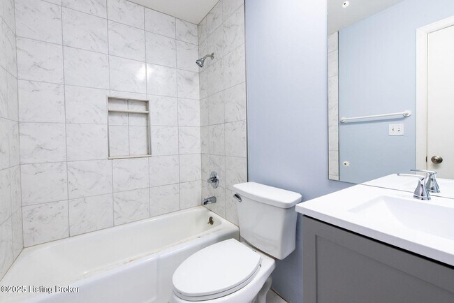 Building Photo - 2159 Bonnycastle Ave