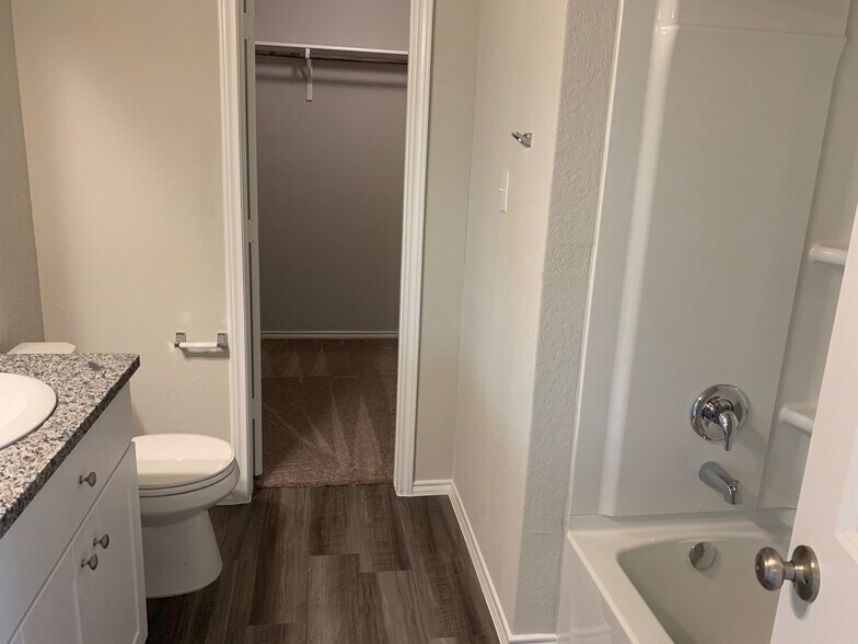 Building Photo - 4114 Mesa Cove