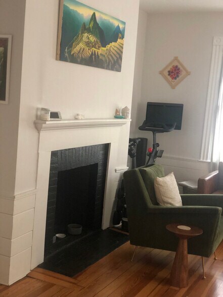 Building Photo - 45 Church St