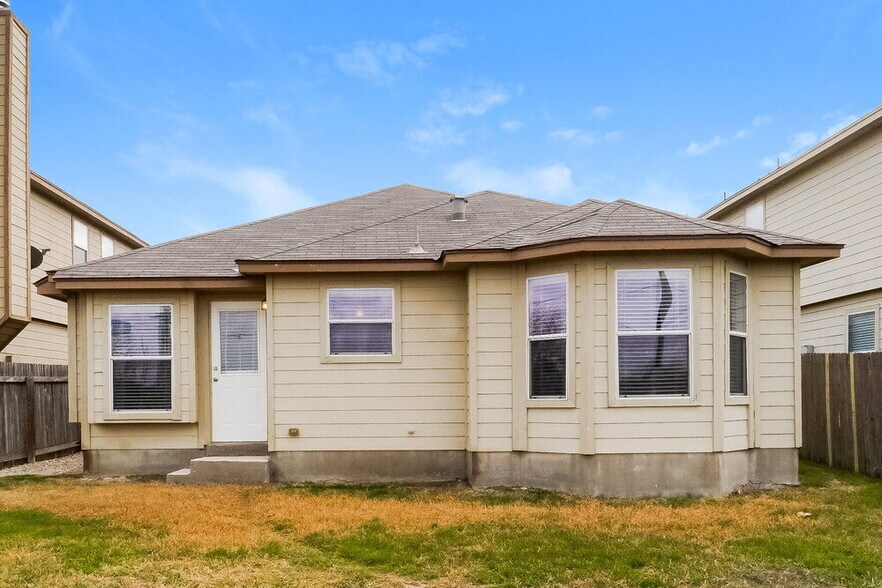 Building Photo - 6615 Lucky Fields