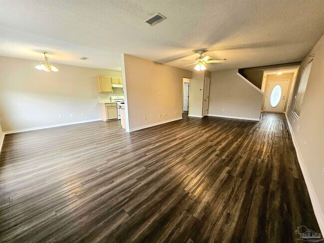 Building Photo - 3331 Two Sisters Wy