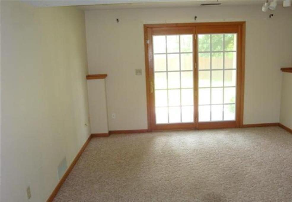 family room walk out basement - 3918 Huntington Ln NW