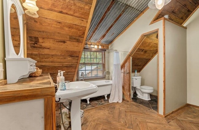 Building Photo - 23207 Decker Prairie-Rosehill Rd