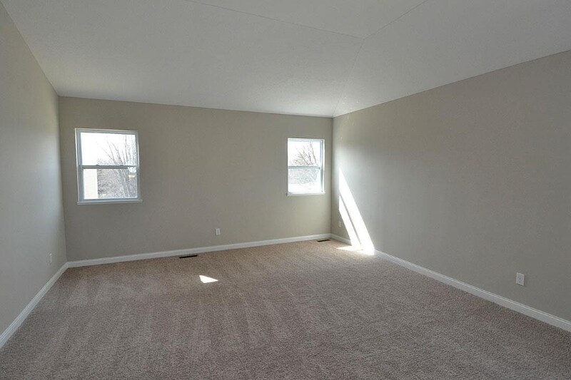 Building Photo - 243 Balsamine Dr